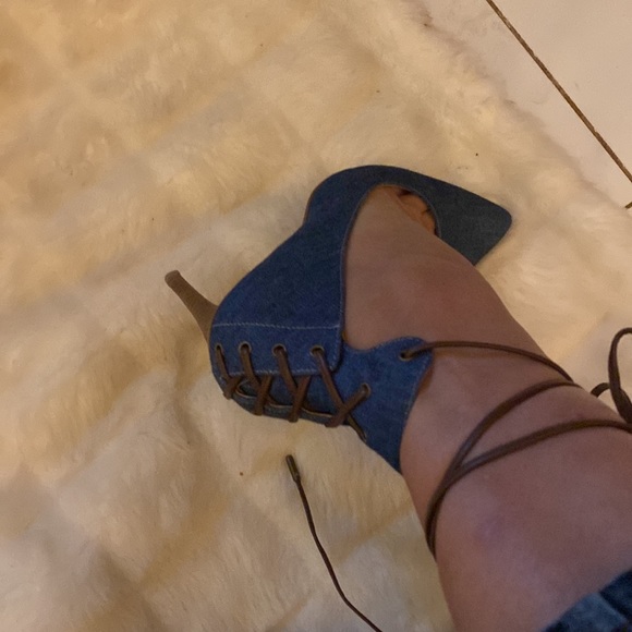 Nine West elegant denim  heels 👠 - Picture 8 of 8